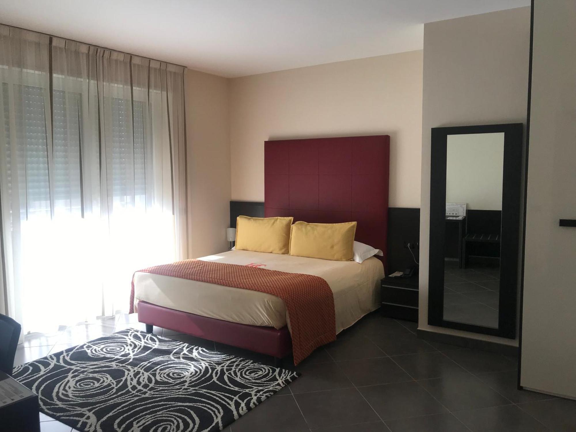 One-Bedroom Deluxe Apartment
